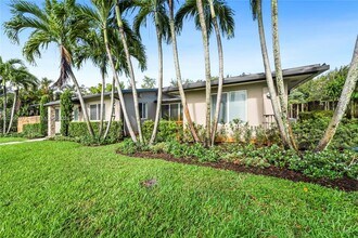 217 E Acre Dr in Plantation, FL - Building Photo - Building Photo