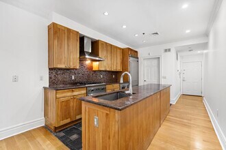 81 Montgomery St in Jersey City, NJ - Building Photo - Building Photo