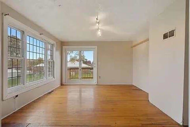 property at 1927 W 1st St