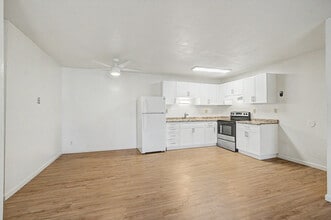 Emerald Bay Apartments in Santa Cruz, CA - Building Photo - Interior Photo