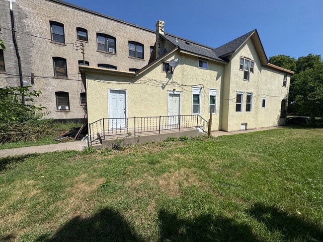 property at 1506 Park Ave