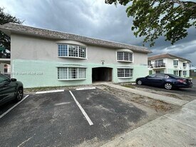 5400 NW 18th St in Lauderhill, FL - Building Photo