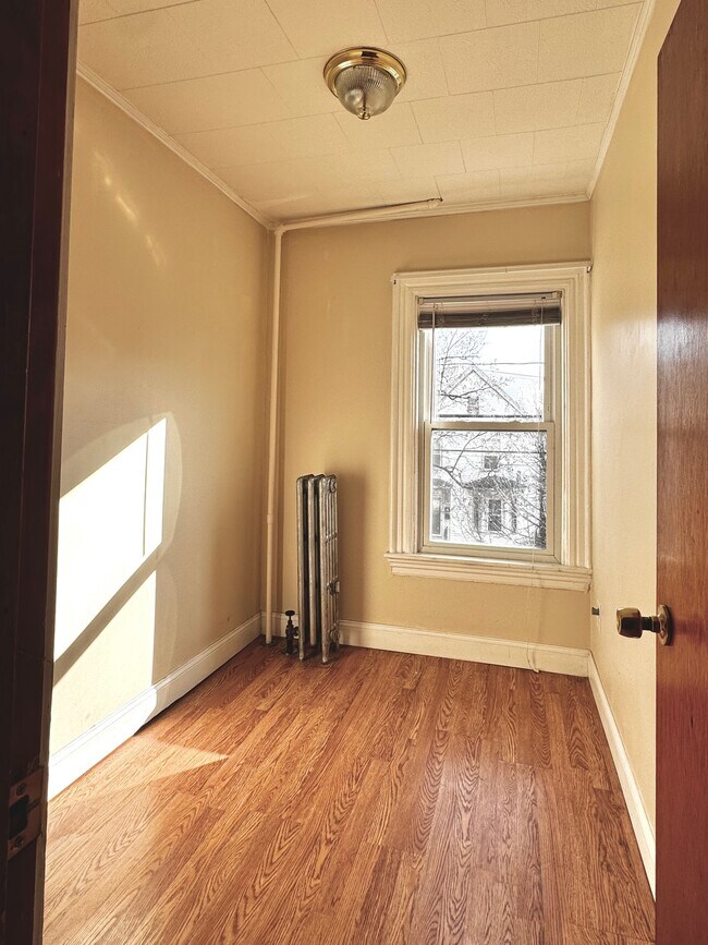 28 Quincy St, Unit Apt.2 in Somerville, MA - Foto de edificio - Building Photo