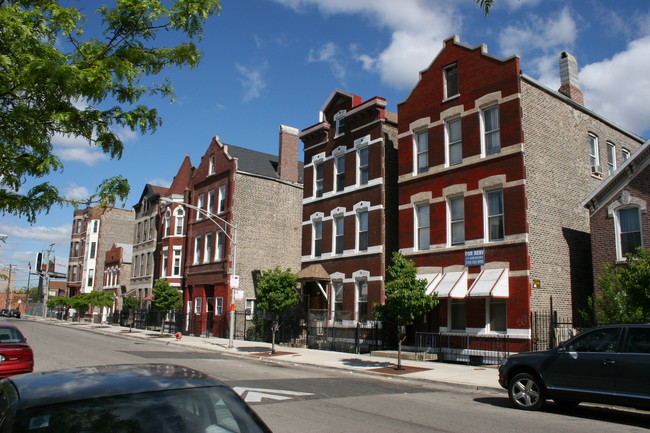 1322 W 18th Pl in Chicago, IL - Foto de edificio - Building Photo