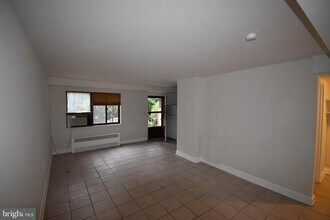 1565 N Colonial Terrace in Arlington, VA - Building Photo - Building Photo