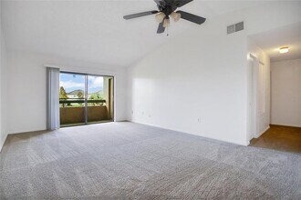 5223 Vineland Rd in Orlando, FL - Building Photo - Building Photo
