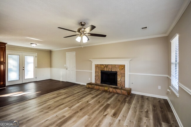 90 Lakefront Dr in Covington, GA - Building Photo - Building Photo