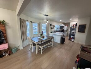 201 S 400 E, Unit Basement Apartment in Springville, UT - Foto de edificio - Building Photo