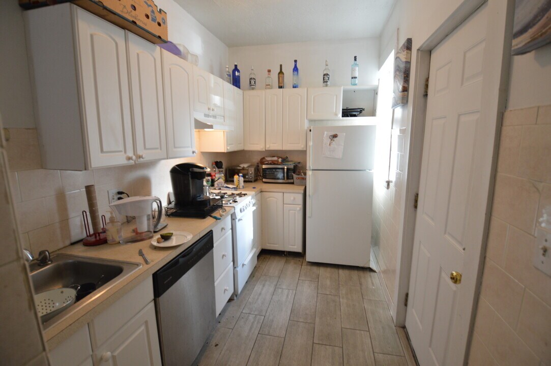 56 Egmont St, Unit 1 in Brookline, MA - Foto de edificio