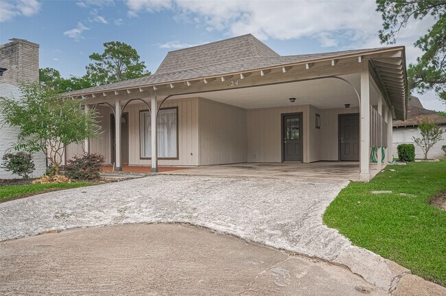 24 Champions Colony E in Houston, TX - Building Photo - Building Photo