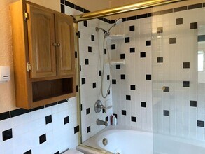 5400 W Hollywood Rd in Wasilla, AK - Building Photo - Building Photo