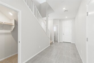 7847 Lacemaker Ct in Las Vegas, NV - Building Photo - Building Photo