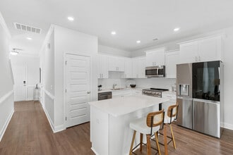Oak Grove Townhomes in Savannah, GA - Foto de edificio - Building Photo