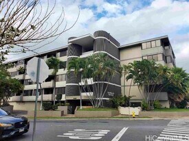 2752 Ka?aha St in Honolulu, HI - Building Photo