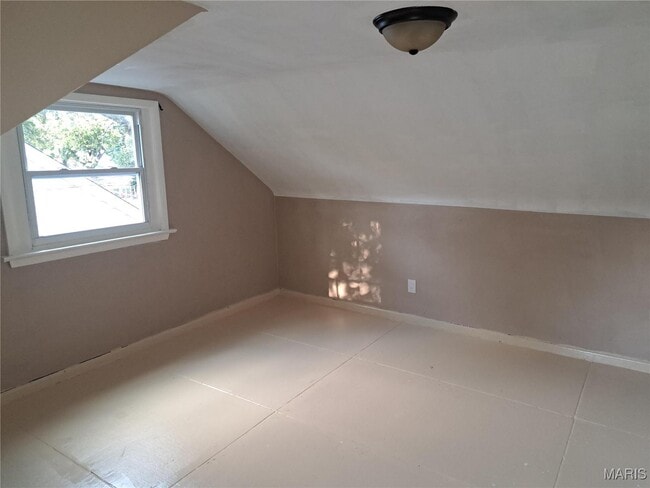 6933 Berkridge Ct in Hazelwood, MO - Building Photo - Building Photo