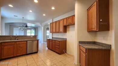 42596 W Cheyenne Dr in Maricopa, AZ - Building Photo - Building Photo