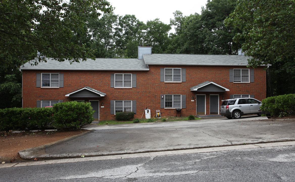 3021 Spruce Cir in Snellville, GA - Building Photo