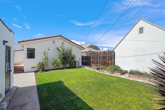 1632 S Fairfax Ave in Los Angeles, CA - Building Photo - Building Photo