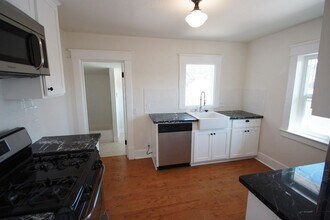4929 Monte Vista Street, Unit C in Los Angeles, CA - Foto de edificio - Building Photo