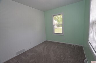 4785 NE 30th St in Des Moines, IA - Building Photo - Building Photo