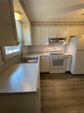 22 College St in Clinton, CT - Building Photo - Building Photo
