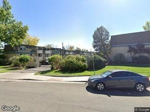 9220 E Girard Ave, Unit 12 in Denver, CO - Foto de edificio - Building Photo