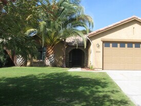 12120 Stonington St in Bakersfield, CA - Building Photo