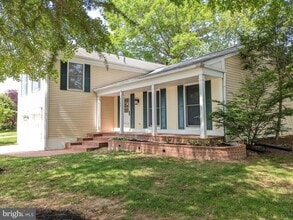 4500 Stone Pine Ct in Chantilly, VA - Building Photo - Building Photo