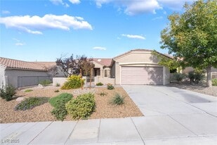 2706 Grand Forks Rd in Henderson, NV - Building Photo