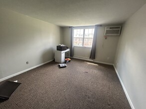 10 Leonard Rd in Boxborough, MA - Building Photo - Building Photo