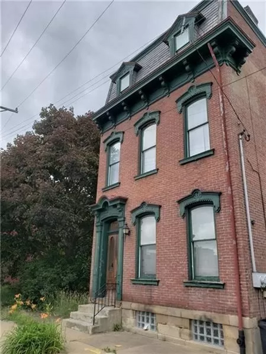 1010 Liverpool St in Pittsburgh, PA - Building Photo