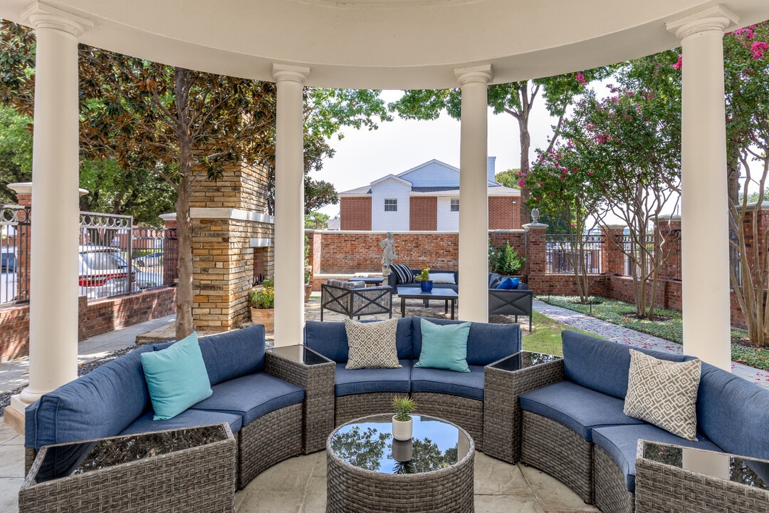 The Livingston in Plano, TX - Foto de edificio