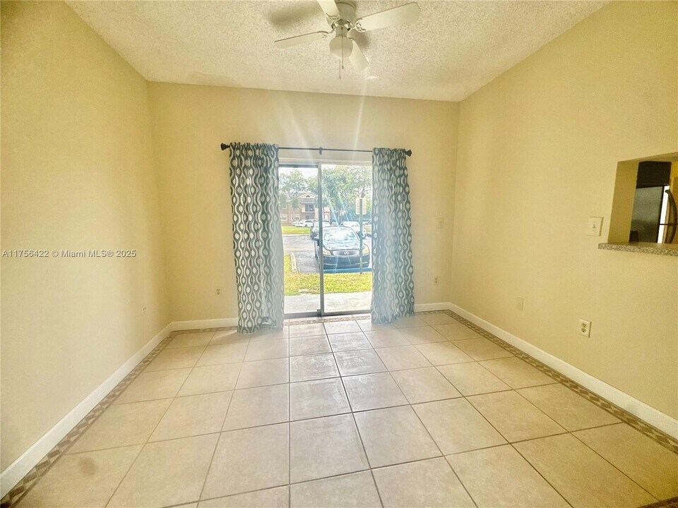1761 NW 96th Terrace in Pembroke Pines, FL - Building Photo