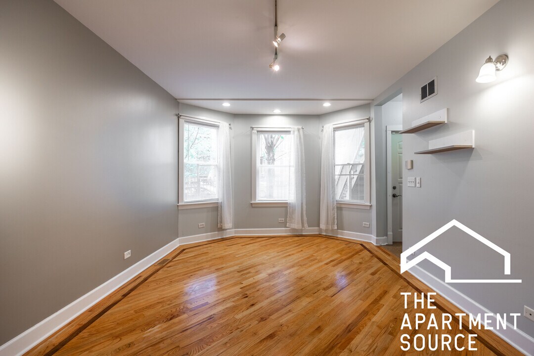 2933 N Ridgeway Ave, Unit 1 in Chicago, IL - Building Photo