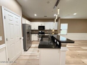 7028 Beauhaven Ct in Jacksonville, FL - Building Photo - Building Photo