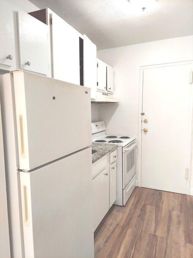 25 Brooks Ave, Unit 3