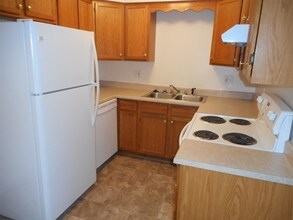 3517 Queen Dr SW-Unit -3517-4 in Cedar Rapids, IA - Building Photo - Building Photo