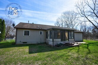 3288 W. Grand Blanc Rd. in Swartz Creek, MI - Building Photo - Building Photo