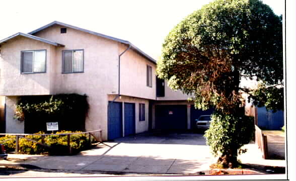 1476 Carlson Blvd in Richmond, CA - Foto de edificio - Building Photo