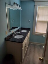 19 Pleasant St in Westfield, MA - Building Photo - Building Photo