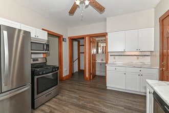 1814 E St Francis Ave in St. Francis, WI - Building Photo - Building Photo