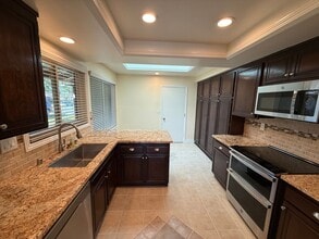 18118 Village 18 in Camarillo, CA - Building Photo - Building Photo