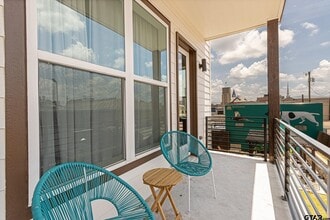 540 W Erwin St in Tyler, TX - Foto de edificio - Building Photo