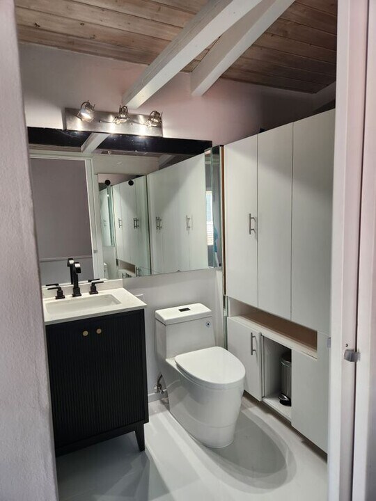 305 S Bedford Dr in Beverly Hills, CA - Building Photo