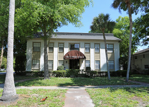 The A Street Manor in Tampa, FL - Building Photo - Building Photo