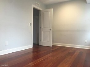 225 W Girard Ave-Unit -Unit 2 in Philadelphia, PA - Building Photo - Building Photo