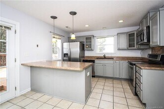 2928 Mayer House Ct in Charlotte, NC - Foto de edificio - Building Photo