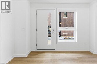 70 Kenesky Dr in Hamilton, ON - Building Photo - Building Photo