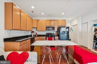 6212 Ridge Ave in Philadelphia, PA - Building Photo - Building Photo