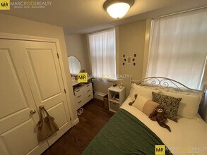 1712 Beacon St, Unit 1 in Brookline, MA - Building Photo - Building Photo